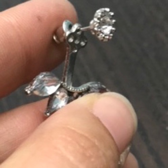 NEW!!💙💎BEAUTIFUL CRYSTAL CZ EARRINGS!!💎💙LOVE!! - Picture 3 of 8